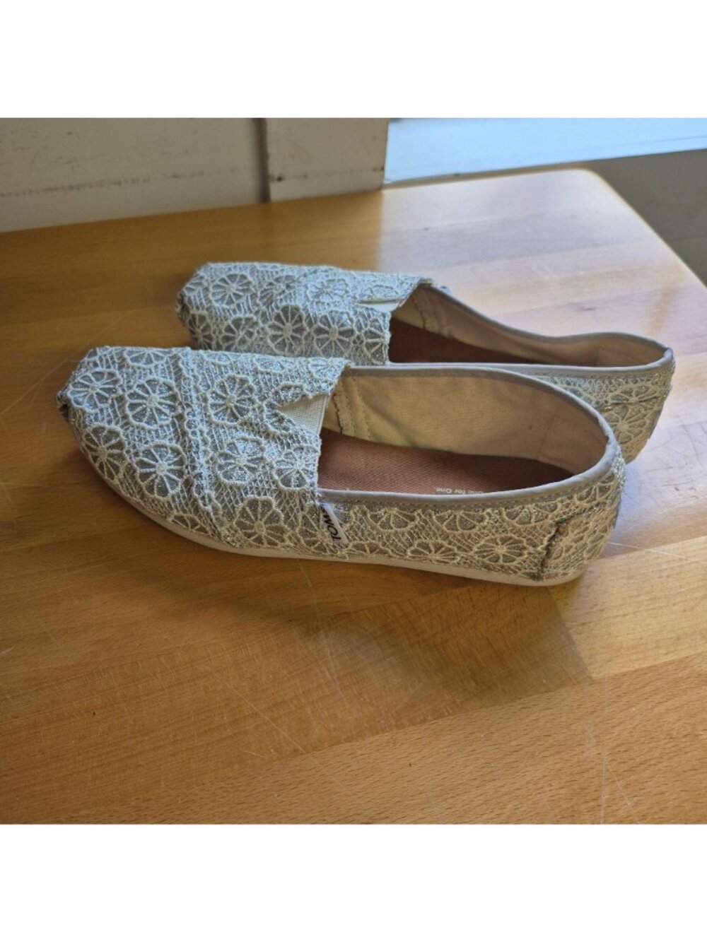 TOMS Womens Slip-On Shoes 8.5 Ivory Floral Pattern Casual Flat Comfort - Picture 9 of 9